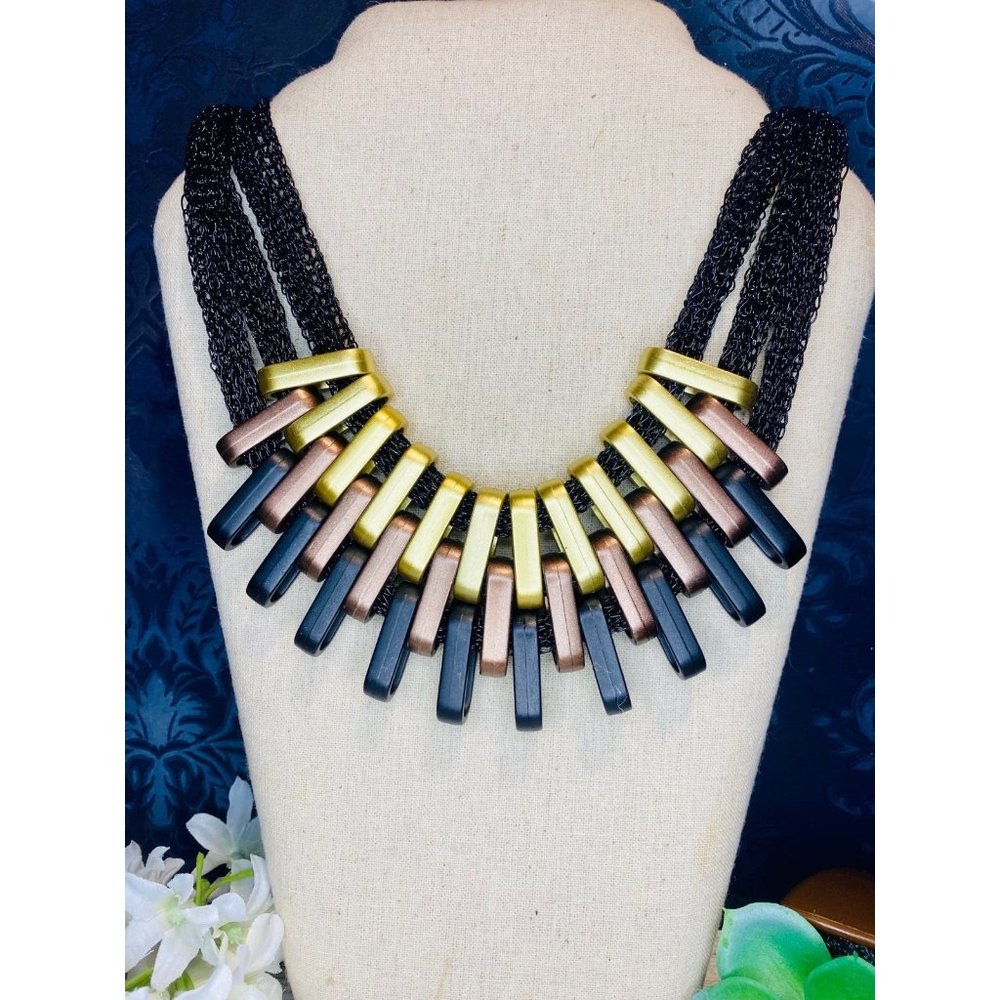 Multilayer Geometric Statement Necklace - Picture 5 of 8